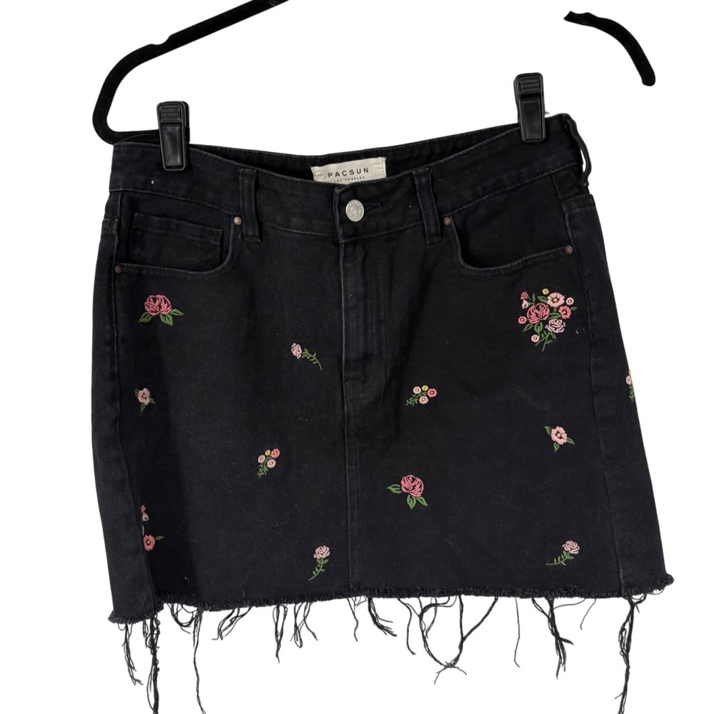 Pacsun Black Denim Mini Skirt Floral Embroidered Raw Frayed Hem Size 27